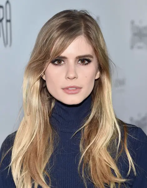 How tall is Carlson Young?